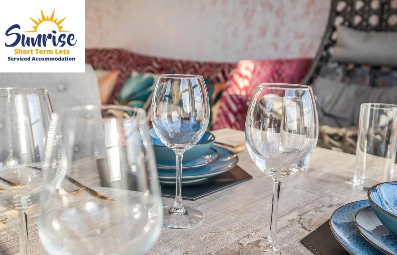 Presidential Apartment, Family Home, Luxury Bedrooms, 2 Rooms, 1 King Bed, 2 Single Beds, Free Wifi, Free Parking, Tourists, Business Travelers, Relocation, Beautiful River Views, - Long Stays, Invoice And Reduced Price Are Only Via Sunrise Short Let Dundee Dış mekan fotoğraf
