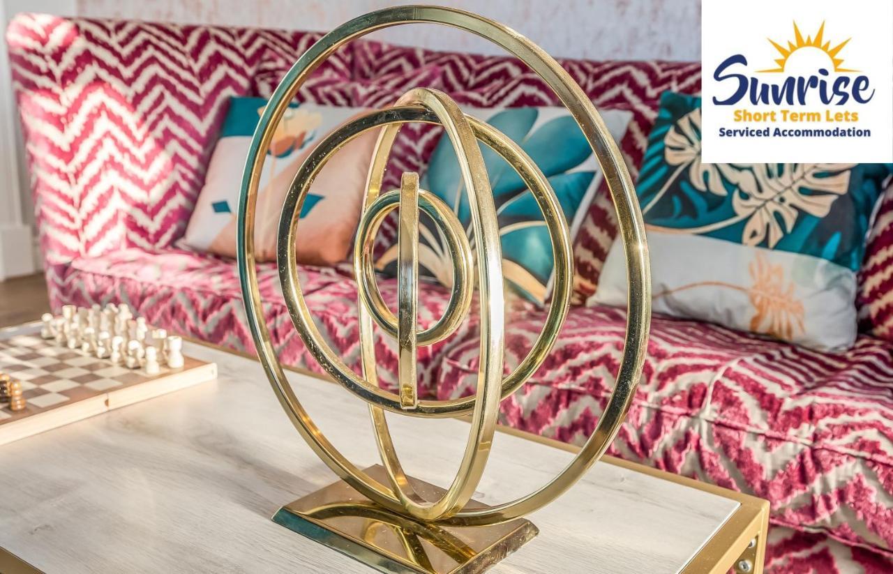 Presidential Apartment, Family Home, Luxury Bedrooms, 2 Rooms, 1 King Bed, 2 Single Beds, Free Wifi, Free Parking, Tourists, Business Travelers, Relocation, Beautiful River Views, - Long Stays, Invoice And Reduced Price Are Only Via Sunrise Short Let Dundee Dış mekan fotoğraf