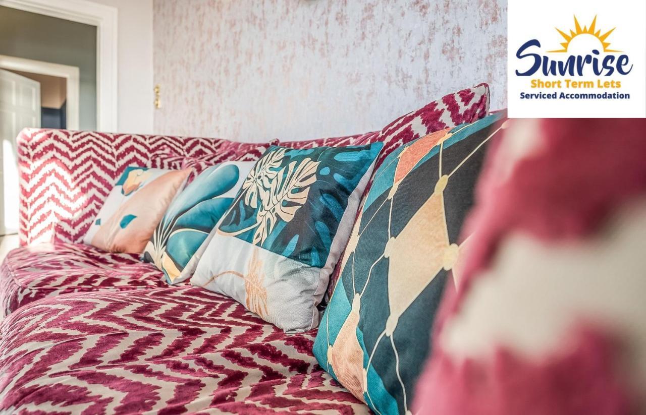 Presidential Apartment, Family Home, Luxury Bedrooms, 2 Rooms, 1 King Bed, 2 Single Beds, Free Wifi, Free Parking, Tourists, Business Travelers, Relocation, Beautiful River Views, - Long Stays, Invoice And Reduced Price Are Only Via Sunrise Short Let Dundee Dış mekan fotoğraf