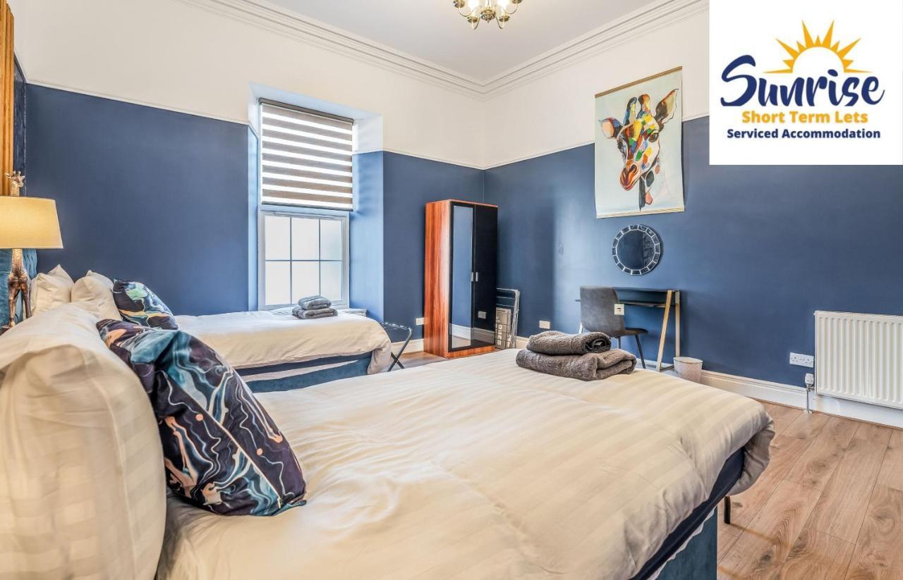 Presidential Apartment, Family Home, Luxury Bedrooms, 2 Rooms, 1 King Bed, 2 Single Beds, Free Wifi, Free Parking, Tourists, Business Travelers, Relocation, Beautiful River Views, - Long Stays, Invoice And Reduced Price Are Only Via Sunrise Short Let Dundee Dış mekan fotoğraf