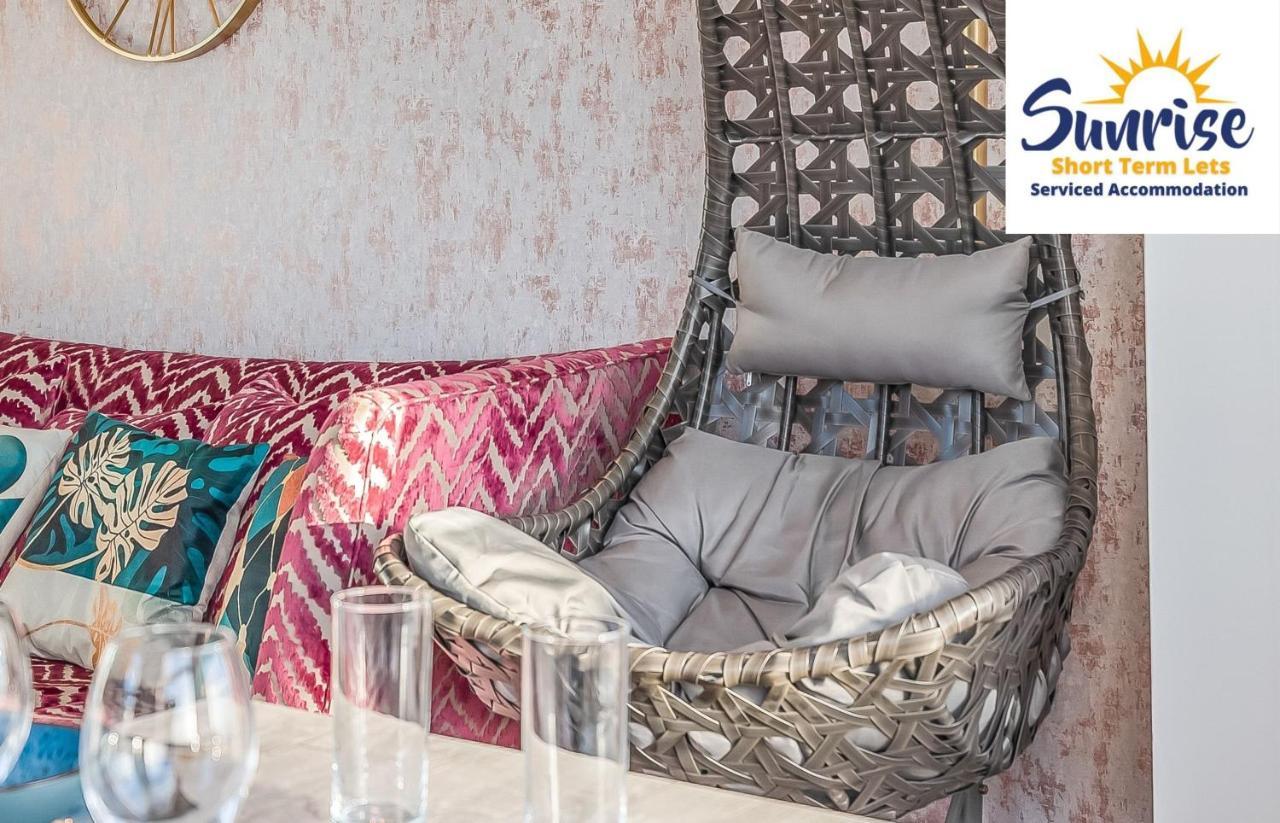 Presidential Apartment, Family Home, Luxury Bedrooms, 2 Rooms, 1 King Bed, 2 Single Beds, Free Wifi, Free Parking, Tourists, Business Travelers, Relocation, Beautiful River Views, - Long Stays, Invoice And Reduced Price Are Only Via Sunrise Short Let Dundee Dış mekan fotoğraf