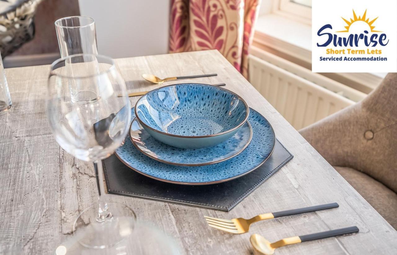 Presidential Apartment, Family Home, Luxury Bedrooms, 2 Rooms, 1 King Bed, 2 Single Beds, Free Wifi, Free Parking, Tourists, Business Travelers, Relocation, Beautiful River Views, - Long Stays, Invoice And Reduced Price Are Only Via Sunrise Short Let Dundee Dış mekan fotoğraf