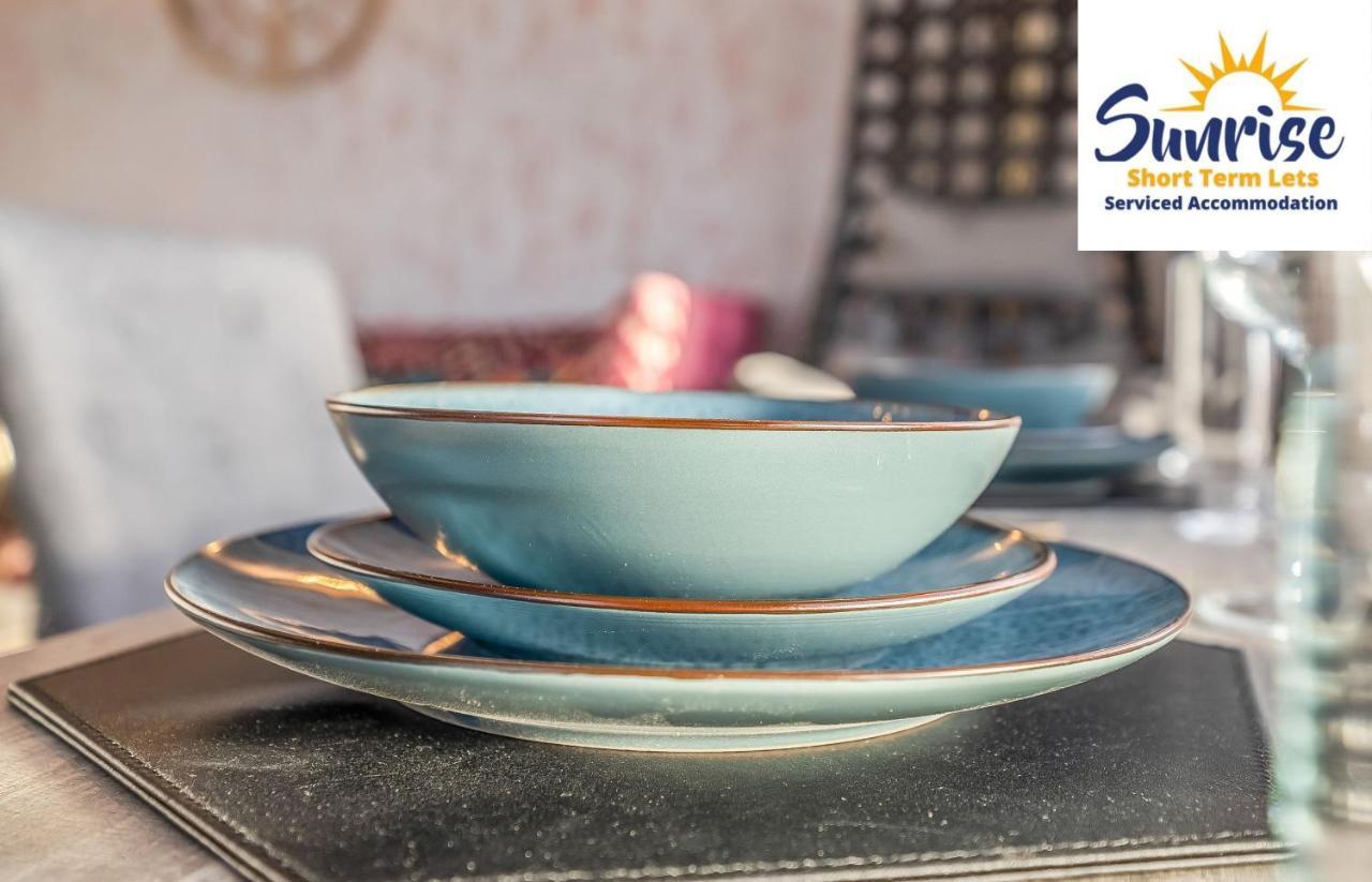 Presidential Apartment, Family Home, Luxury Bedrooms, 2 Rooms, 1 King Bed, 2 Single Beds, Free Wifi, Free Parking, Tourists, Business Travelers, Relocation, Beautiful River Views, - Long Stays, Invoice And Reduced Price Are Only Via Sunrise Short Let Dundee Dış mekan fotoğraf