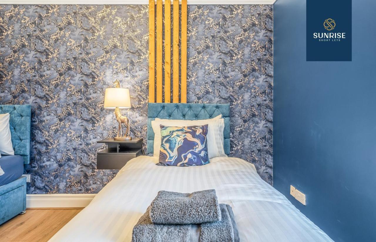 Presidential Apartment, Family Home, Luxury Bedrooms, 2 Rooms, 1 King Bed, 2 Single Beds, Free Wifi, Free Parking, Tourists, Business Travelers, Relocation, Beautiful River Views, - Long Stays, Invoice And Reduced Price Are Only Via Sunrise Short Let Dundee Dış mekan fotoğraf