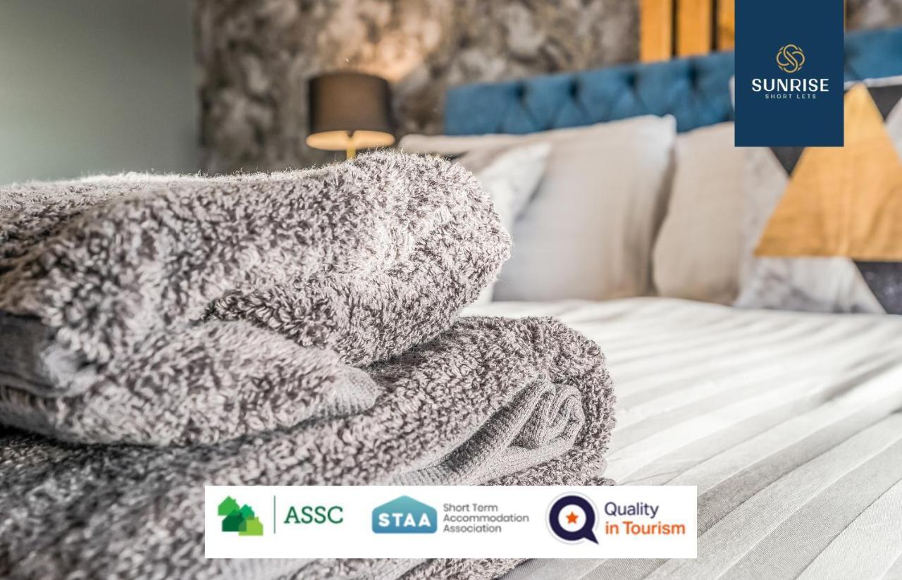 Presidential Apartment, Family Home, Luxury Bedrooms, 2 Rooms, 1 King Bed, 2 Single Beds, Free Wifi, Free Parking, Tourists, Business Travelers, Relocation, Beautiful River Views, - Long Stays, Invoice And Reduced Price Are Only Via Sunrise Short Let Dundee Dış mekan fotoğraf